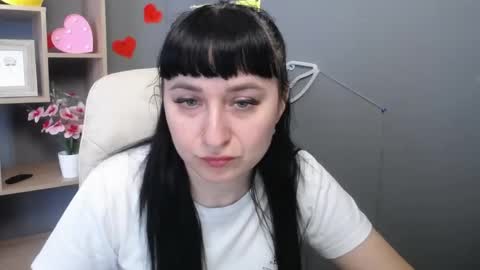 Snapshot of ninaflawlees chatting on May 2026 12:02:01 PM ninaflawlees online show from May 2026 12:02:01 PM