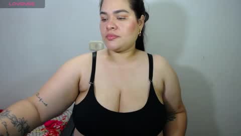 Snapshot of ninafuentes2x chatting on July 2026 05:06:01 AM NinaFuentes online show from July 2026 05:06:01 AM