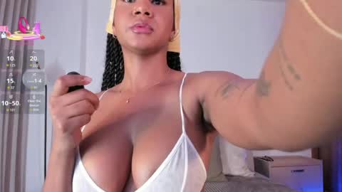 Snapshot of ninag0ld chatting on June 2026 05:23:02 AM Nina Sara online show from June 2026 05:23:02 AM