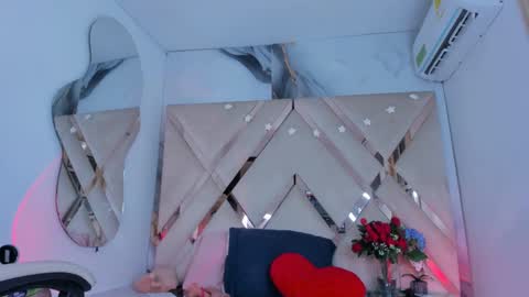 ninahtx online show from September 2025 08:42:01 PM