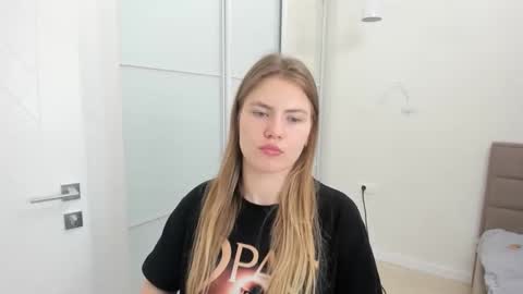 ninarihh online show from March 2025 08:56:02 AM