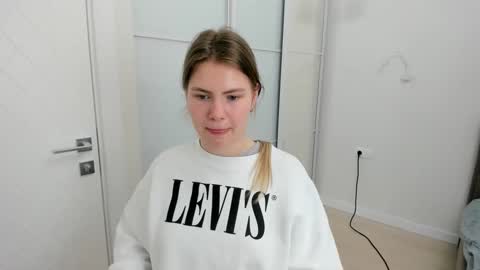 ninarihh online show from March 2025 11:25:02 AM