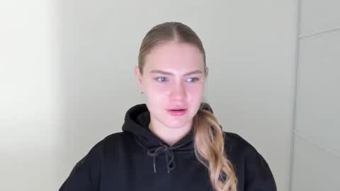 ninarihh online show from November 2025 09:43:01 AM