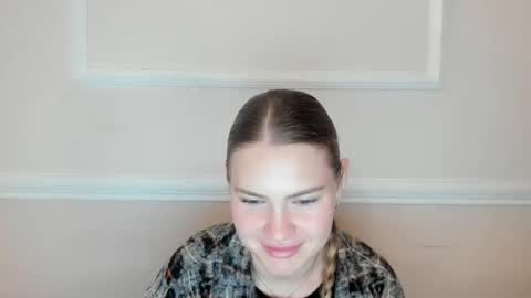 ninarihh online show from November 2025 01:10:01 PM