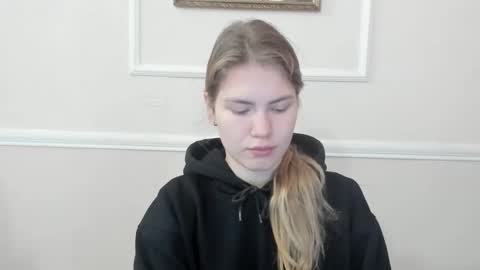 ninarihh online show from December 2025 12:14:02 PM