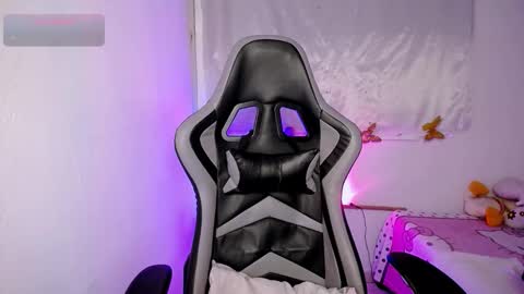 ninatinydoll1 online show from November 2025 10:03:01 AM