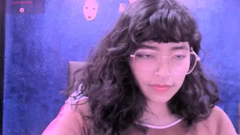 Nina online show from October 2025 04:02:01 PM