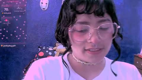 Snapshot of ninayellow chatting on May 2026 02:11:01 PM Nina online show from May 2026 02:11:01 PM