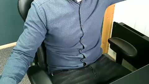 Nineinches online show from February 2025 12:38:02 PM