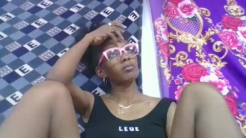 ninie246746 online show from April 2026 07:43:01 PM