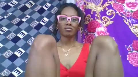 ninie246746 online show from April 2026 06:44:02 PM