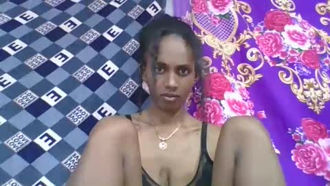 ninie246746 online show from April 2026 07:58:01 PM