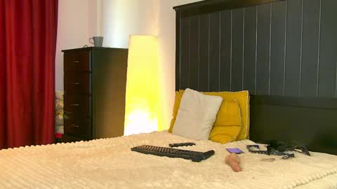 Nina online show from April 2026 02:03:01 PM