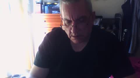 Dennis online show from October 2025 02:58:02 PM