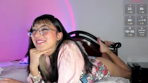Snapshot of nirit3183 chatting on June 2026 06:52:02 AM Daph J online show from June 2026 06:52:02 AM
