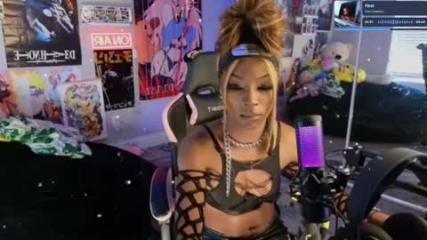 NIVIA WOLFE online show from March 2025 10:39:02 PM