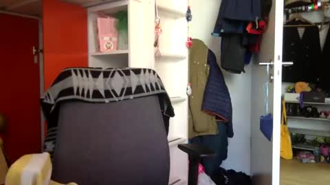 nixomuc online show from February 2025 01:00:02 PM