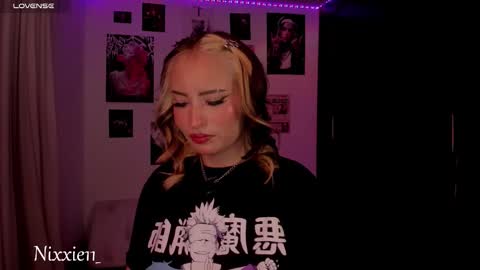 Nixxie  online show from February 2026 03:54:01 AM