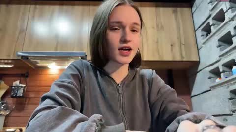 Tears Lora online show from November 2025 09:27:01 PM