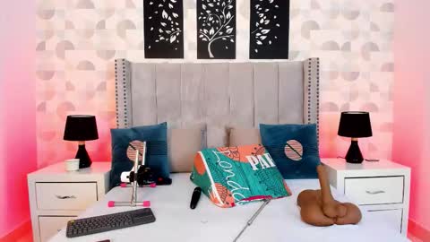 Snapshot of noa_morena chatting on February 2026 12:20:01 PM NATHALIA MORENO online show from February 2026 12:20:01 PM