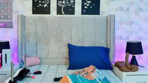 NATHALIA MORENO online show from April 2026 01:41:01 PM