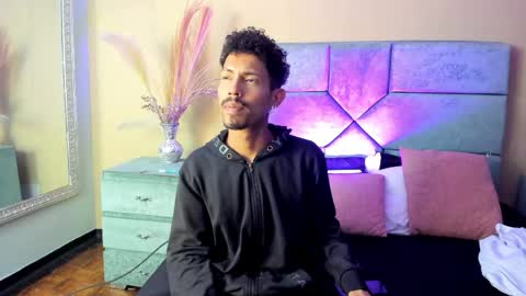 Snapshot of noaahtylor chatting on June 2026 03:51:02 AM Noah online show from June 2026 03:51:02 AM