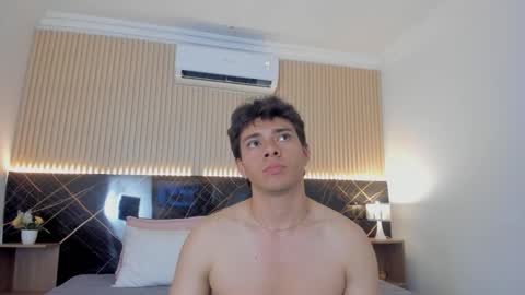 Snapshot of noah_7_ chatting on December 2025 07:12:02 PM Noah online show from December 2025 07:12:02 PM