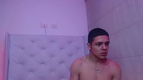 Snapshot of noah_and_kim69 chatting on December 2025 05:45:02 AM Zoe online show from December 2025 05:45:02 AM