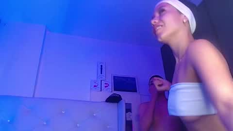 Zoe  online show from December 2025 03:26:02 AM