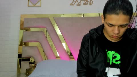 Zoe  online show from March 2026 01:33:01 PM