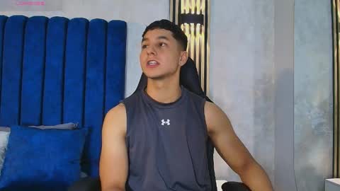 Snapshot of noah_clarkk chatting on May 2026 05:54:01 PM Noah online show from May 2026 05:54:01 PM