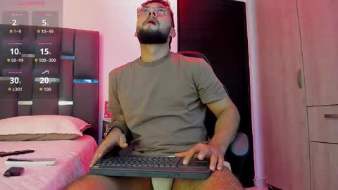 Snapshot of noah_corvelle chatting on November 2025 02:31:02 AM NOAH online show from November 2025 02:31:02 AM