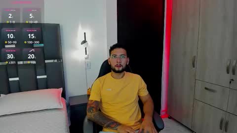 Snapshot of noah_corvelle chatting on November 2025 10:04:01 PM NOAH online show from November 2025 10:04:01 PM