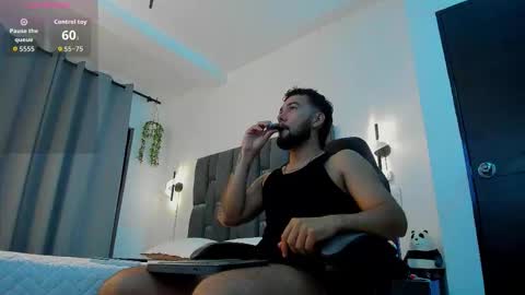 Snapshot of noah_corvelle chatting on November 2025 02:11:01 AM NOAH online show from November 2025 02:11:01 AM