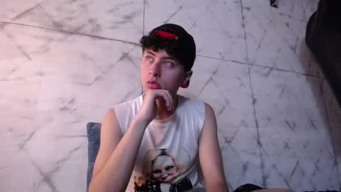 noah_dupont_ online show from September 2025 09:28:02 PM