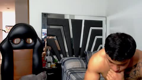 Noah Harris01 online show from November 2025 02:16:01 PM