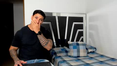 Noah Harris01 online show from November 2025 11:16:02 PM