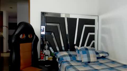 Noah Harris01 online show from January 2026 11:48:02 AM