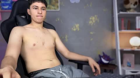 Snapshot of noah_magno chatting on April 2026 01:00:02 PM noah online show from April 2026 01:00:02 PM