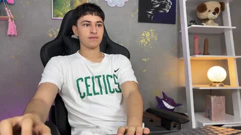 Snapshot of noah_magno chatting on April 2026 10:20:02 AM noah online show from April 2026 10:20:02 AM