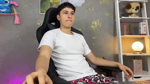 Snapshot of noah_magno chatting on April 2026 10:30:01 AM noah online show from April 2026 10:30:01 AM