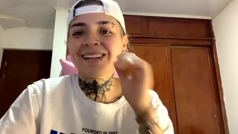 noah hehim    online show from January 2025 11:05:01 PM