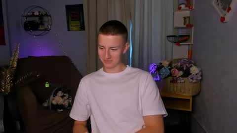 Snapshot of noah_nero chatting on June 2026 12:37:01 PM Noah online show from June 2026 12:37:01 PM
