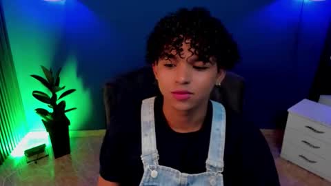 Snapshot of noah_smith04 chatting on October 2025 12:16:01 PM noah_smith04 online show from October 2025 12:16:01 PM
