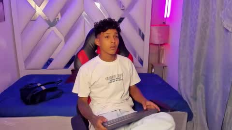 NOAH SMITH online show from February 2026 11:37:01 PM