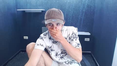 noah_sokolov online show from December 2025 06:59:02 PM