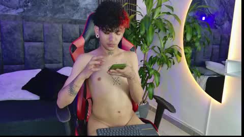 Snapshot of noah_travis chatting on March 2026 02:45:03 PM Noah online show from March 2026 02:45:03 PM