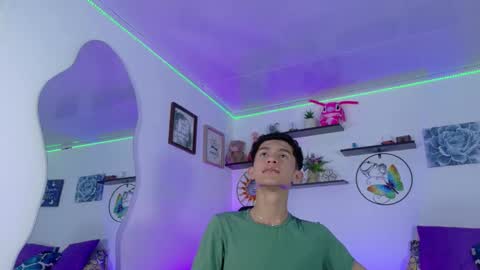 noah tyler  online show from October 2025 06:30:01 PM