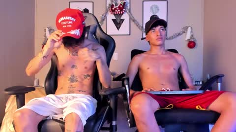 noahdaviss online show from December 2024 10:51:01 PM