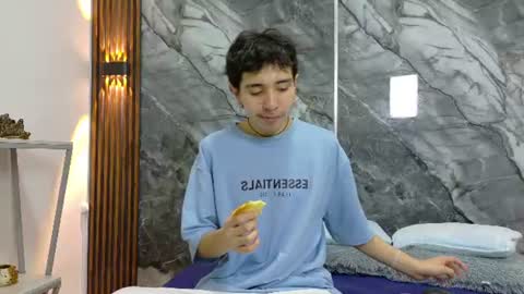 Snapshot of noahwalker__ chatting on July 2026 11:25:02 AM online show from July 2026 11:25:02 AM
